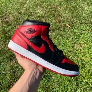 Air Jordan 1 Mid ‘Banned’